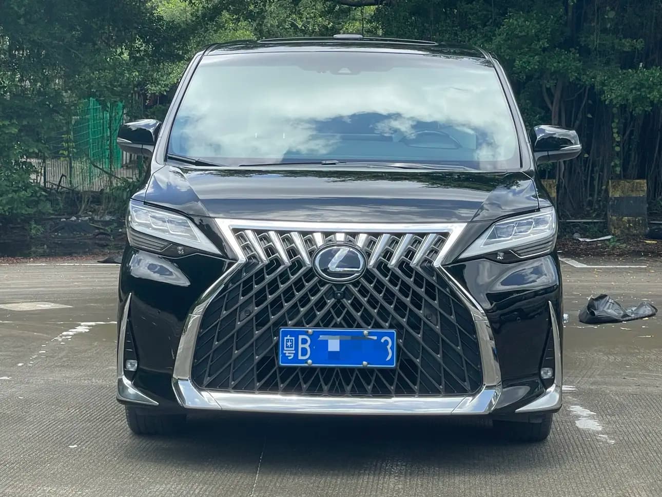 Lexus LM 2022 г. 90086 км. — фото 2