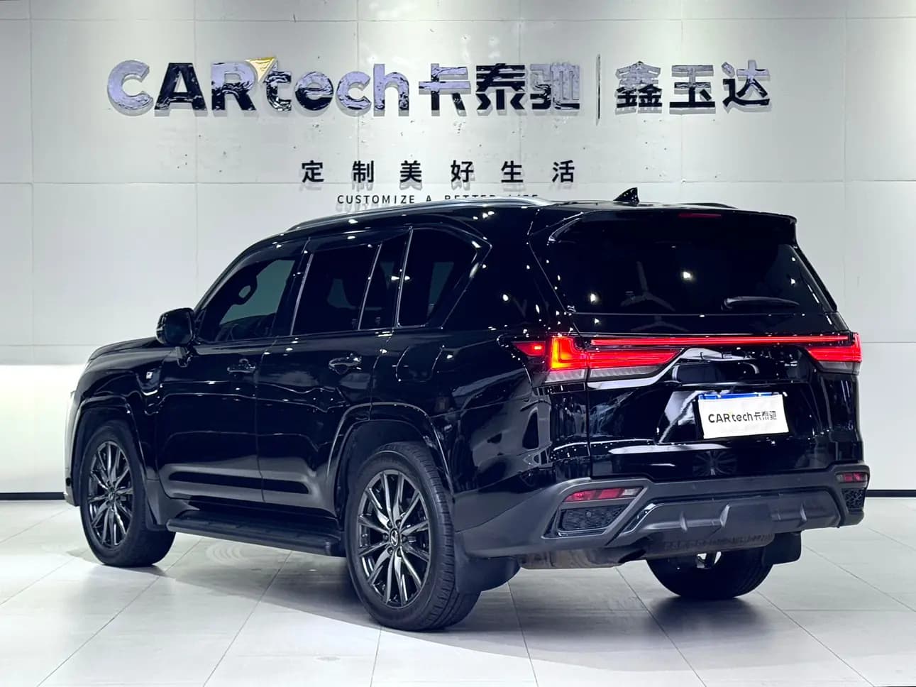 Lexus LX 2023 г. 67087 км. — фото 4