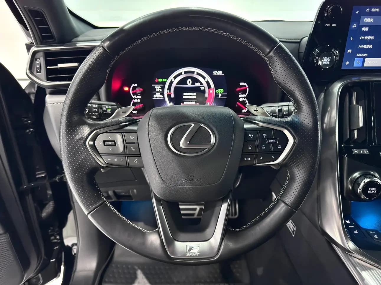 Lexus LX 2023 г. 67087 км. — фото 32