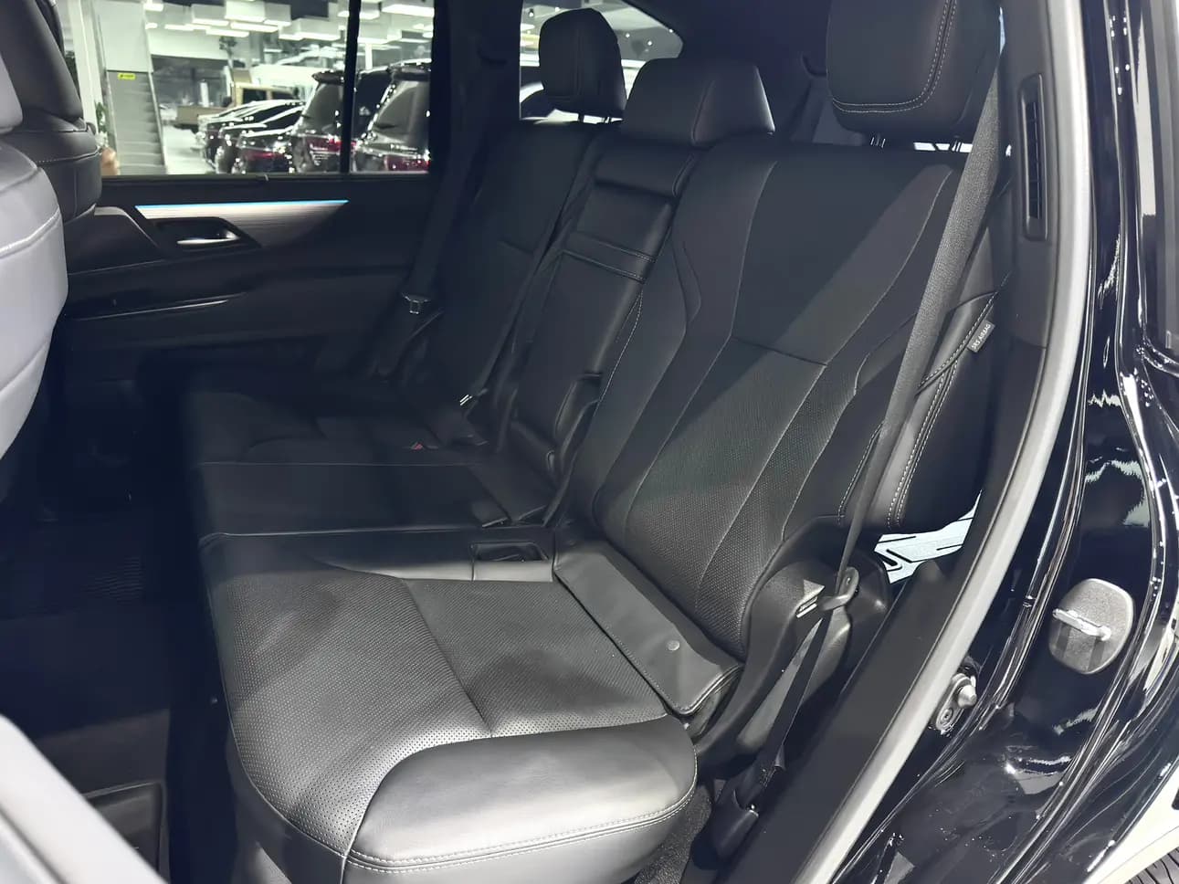 Lexus LX 2023 г. 67087 км. — фото 41