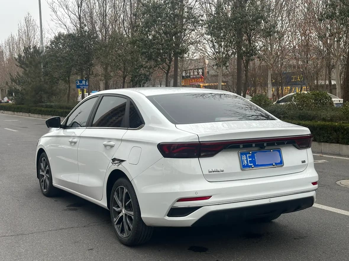 Geely Emgrand 2023 г. 20099 км. — фото 3