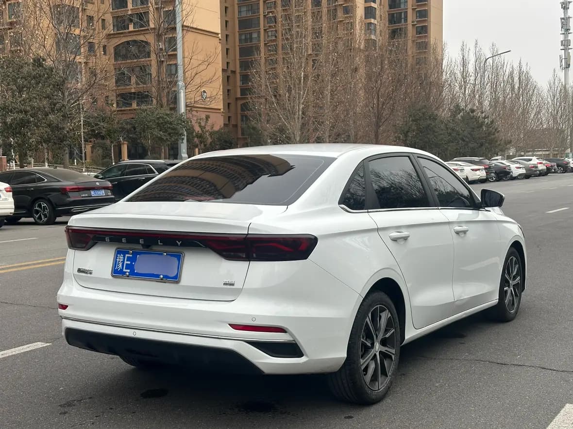 Geely Emgrand 2023 г. 20099 км. — фото 4