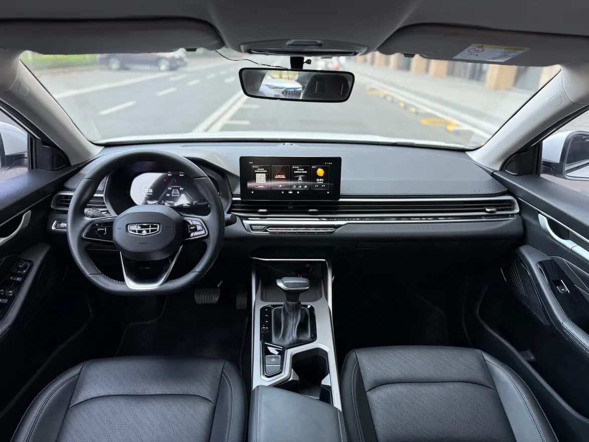 Geely Emgrand 2023 г. 16100 км. — фото 4