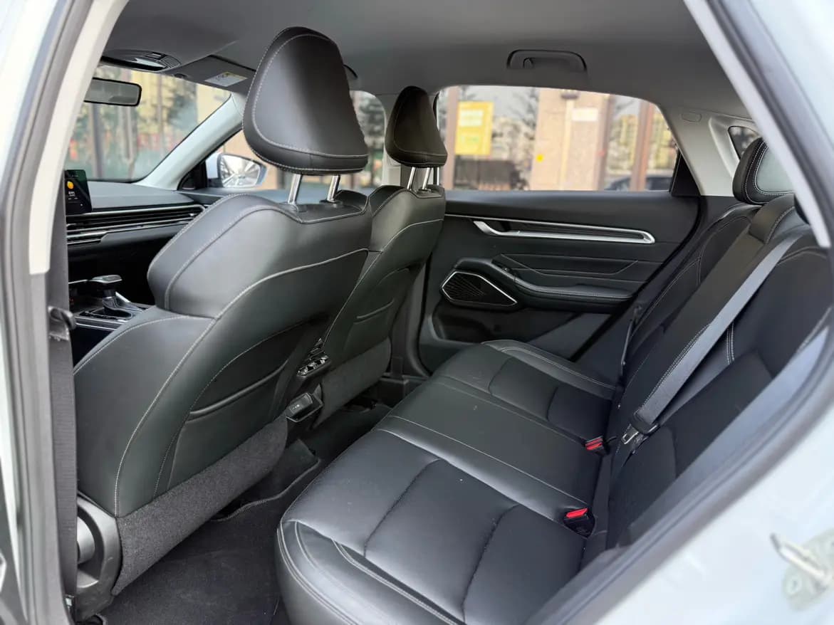 Geely Emgrand 2023 г. 16100 км. — фото 9