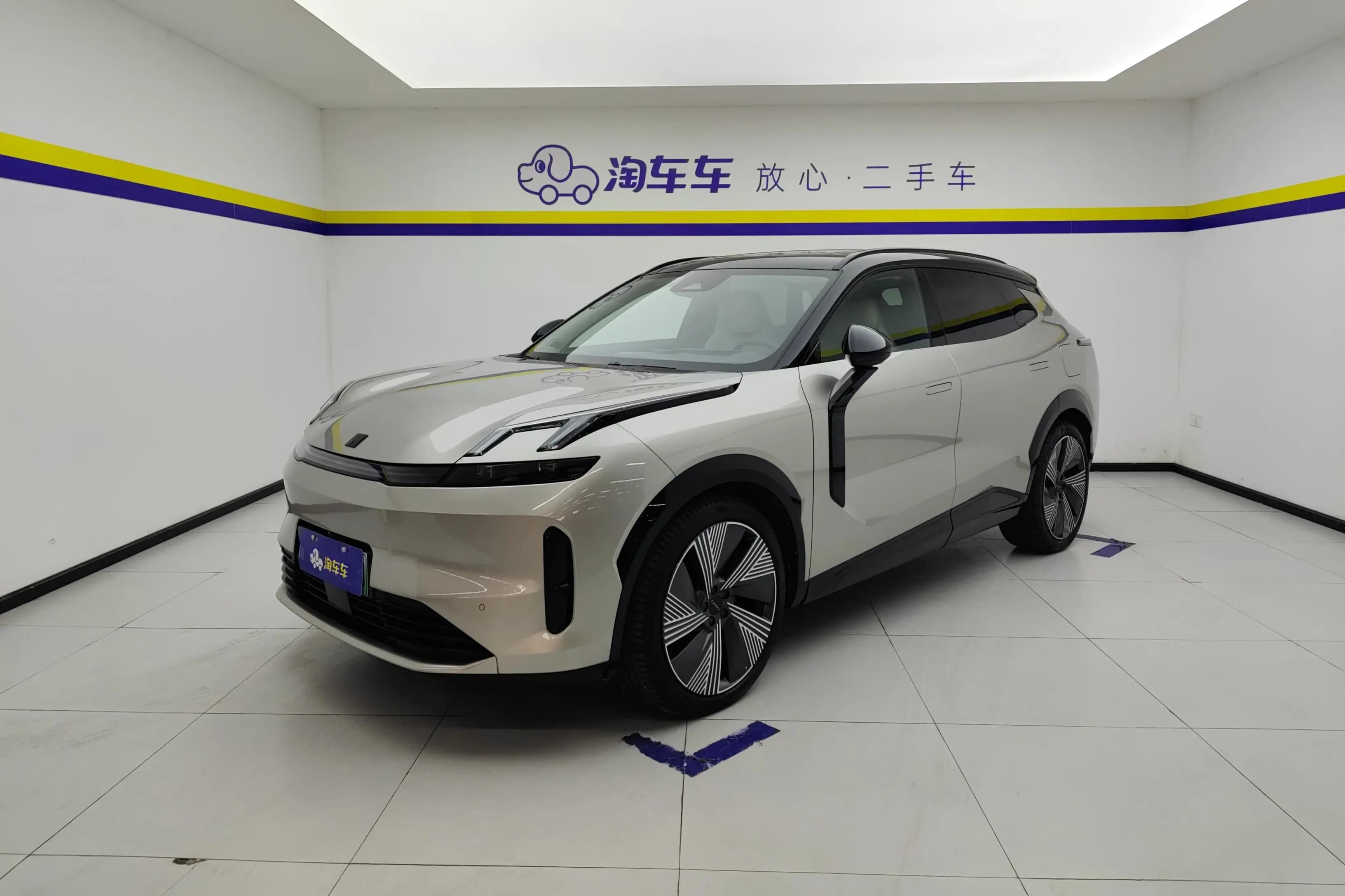 Lynk & Co 08 EM-P 2024 г. 20496 км.