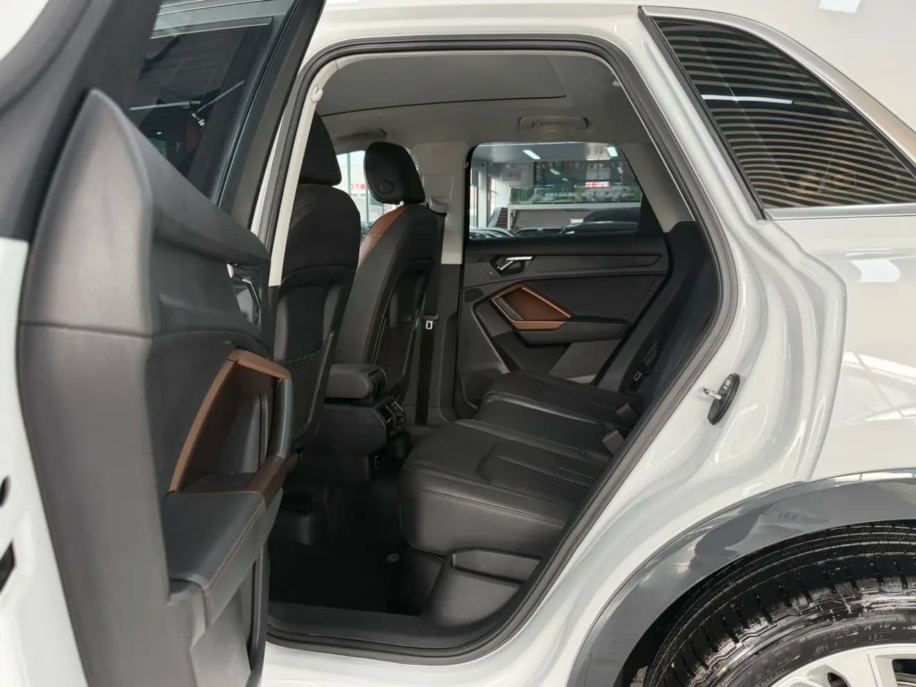 Audi Q3 2021 г. 60104 км. — фото 12