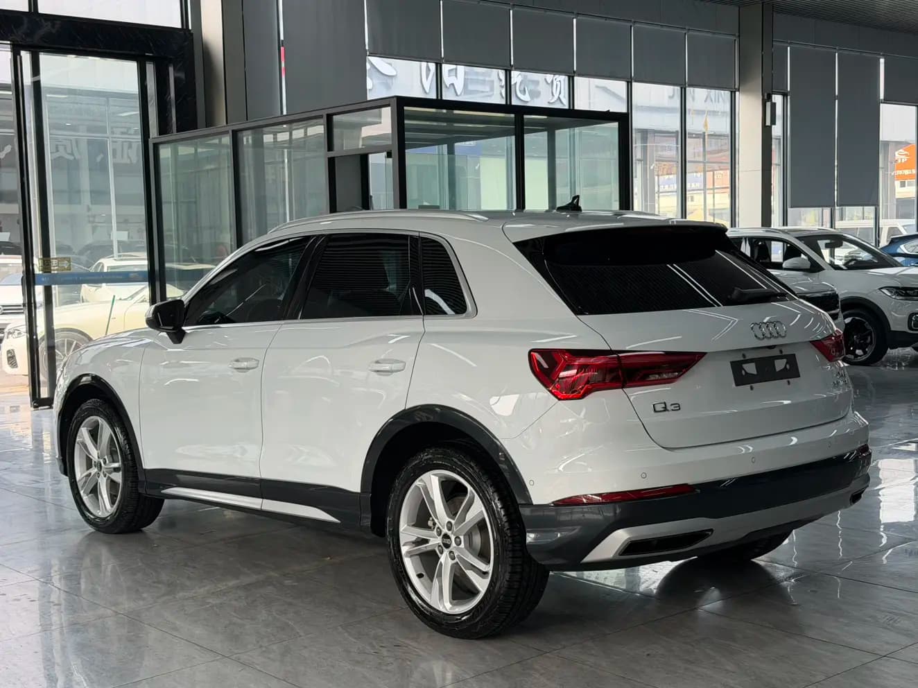 Audi Q3 2021 г. 60104 км. — фото 4