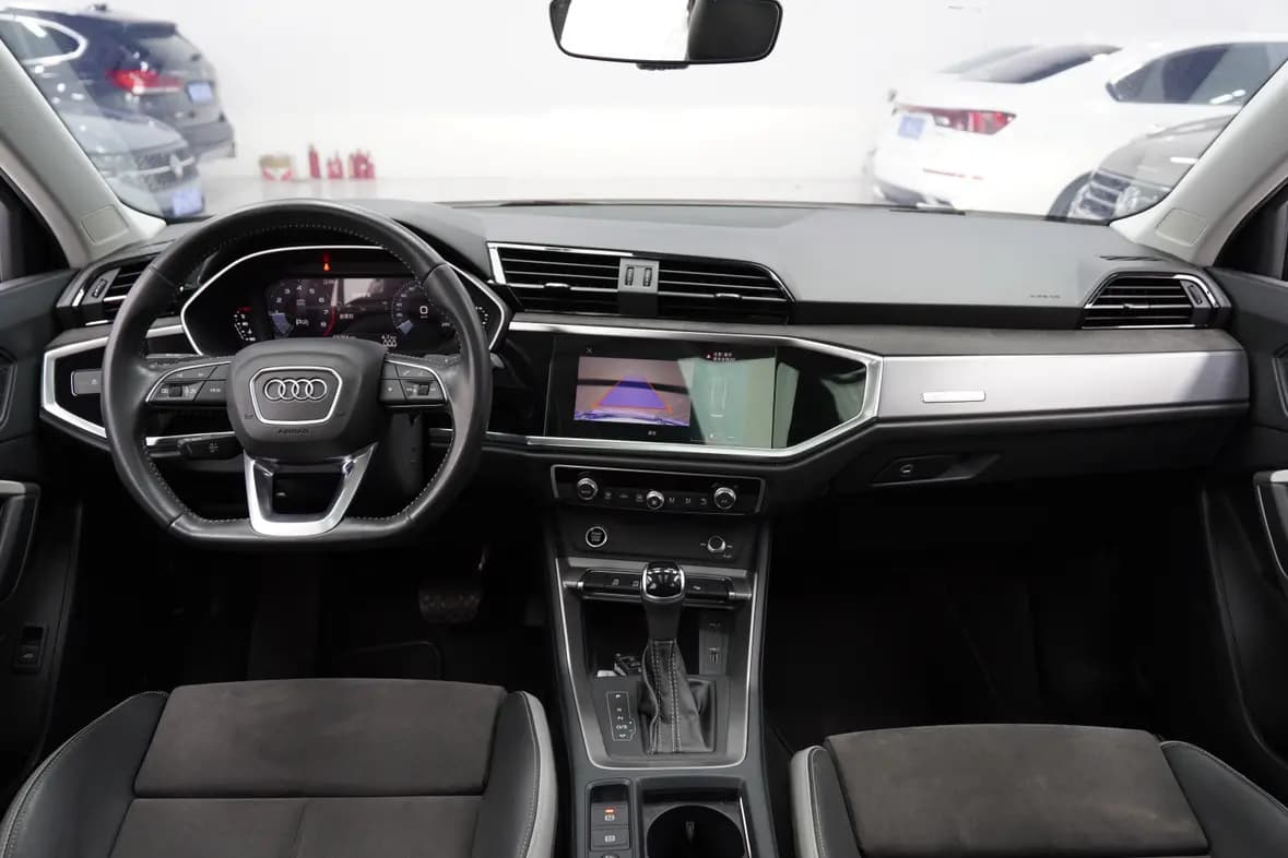 Audi Q3 2021 г. 59103 км. — фото 13