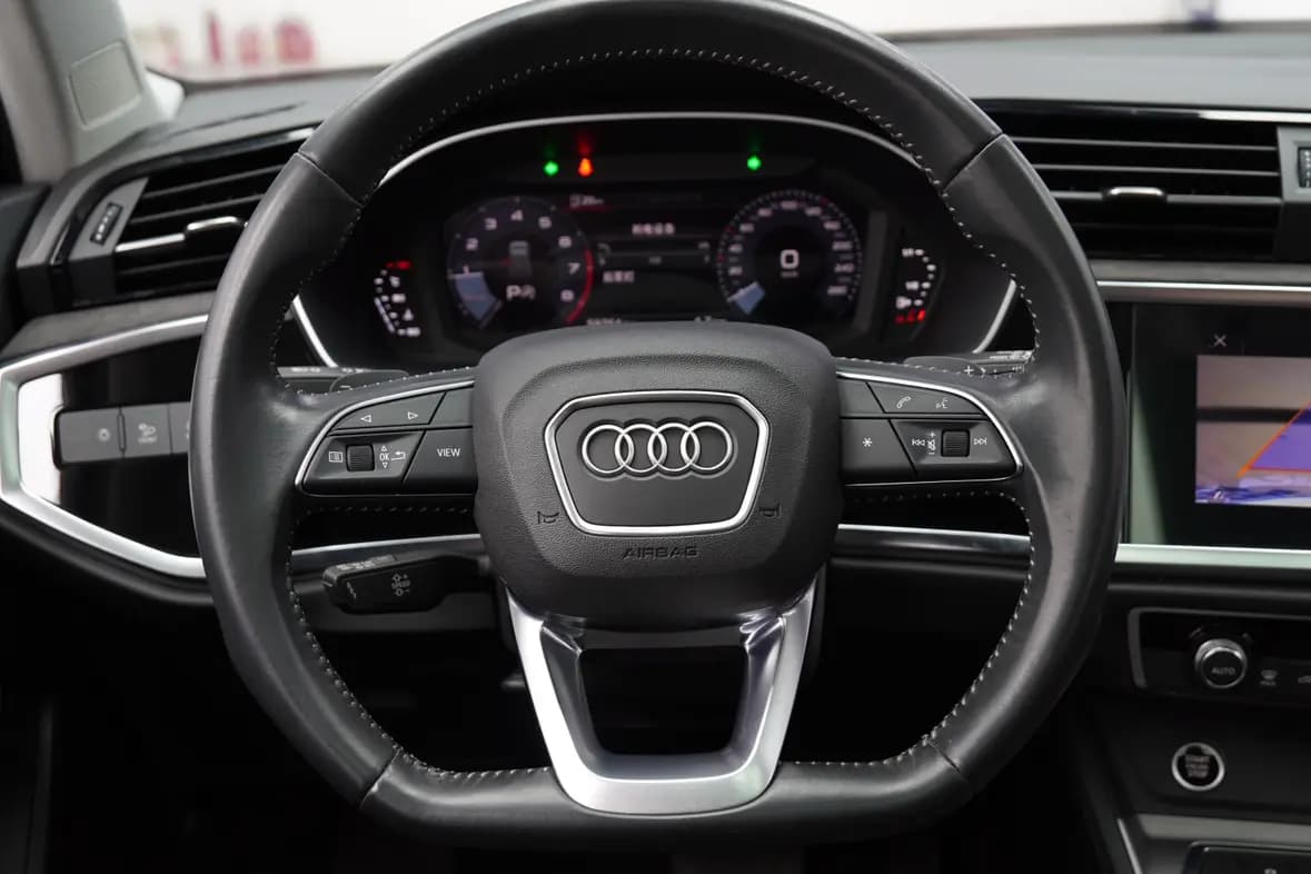 Audi Q3 2021 г. 59103 км. — фото 15