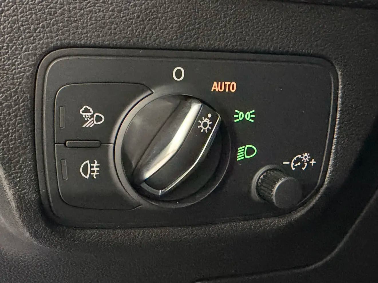 Audi Q2L 2022 г. 21023 км. — фото 18