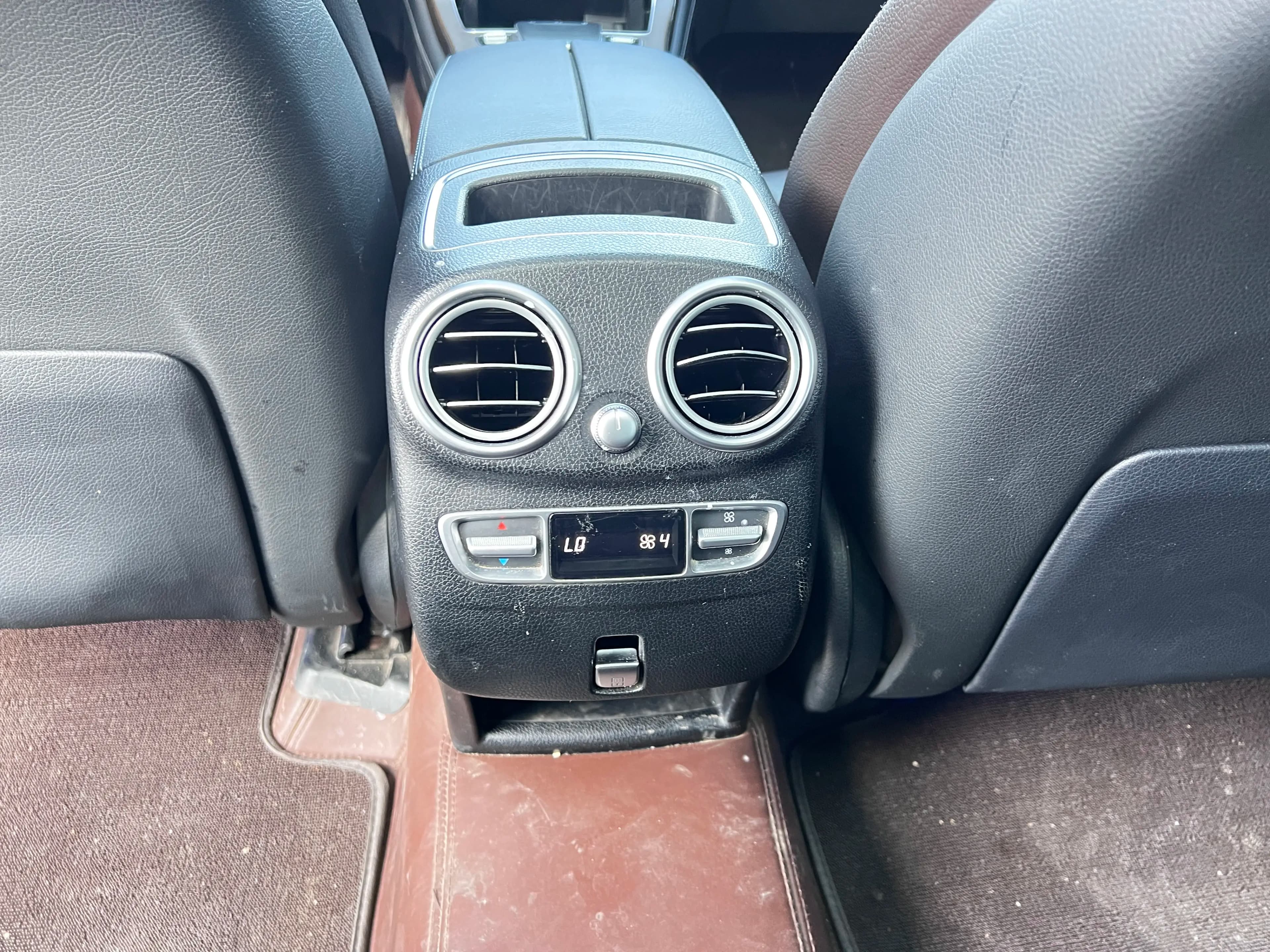 Mercedes-Benz GLC 2022 г. 50032 км. — фото 10