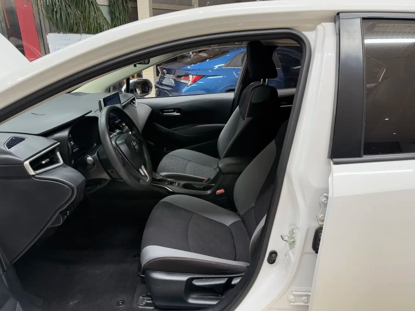 Toyota Corolla 2022 г. 37000 км. — фото 17
