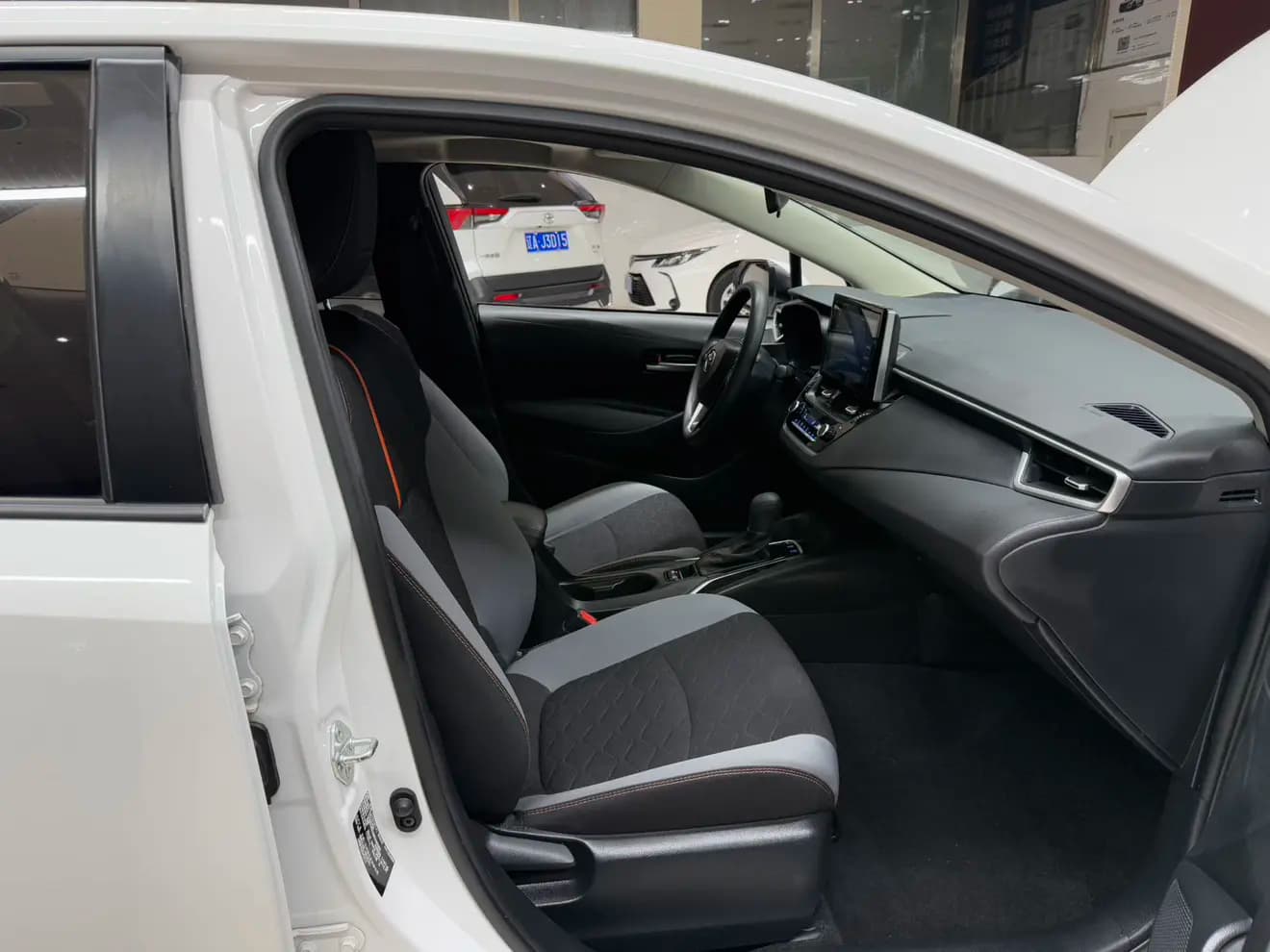 Toyota Corolla 2022 г. 37000 км. — фото 23
