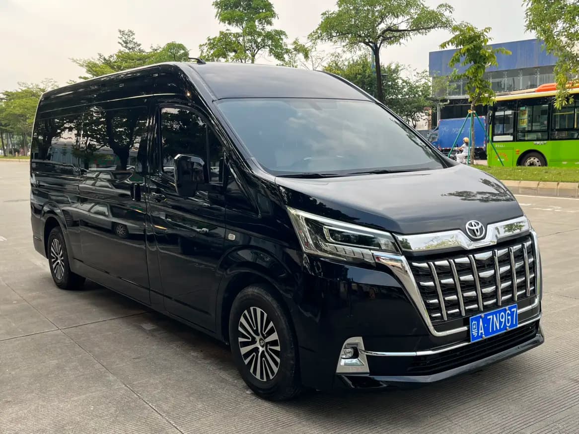 Toyota HiAce 2023 г. 30039 км. — фото 2