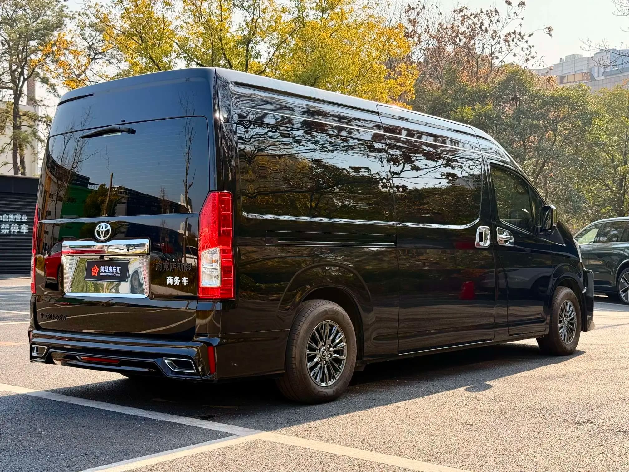 Toyota HiAce 2024 г. 22040 км. — фото 3