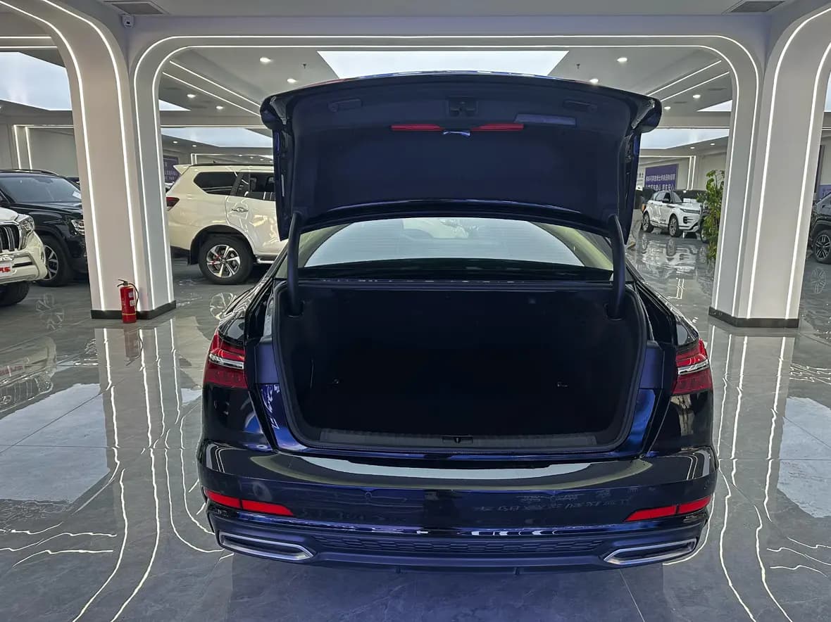 Audi A6L 2021 г. 96027 км. — фото 21