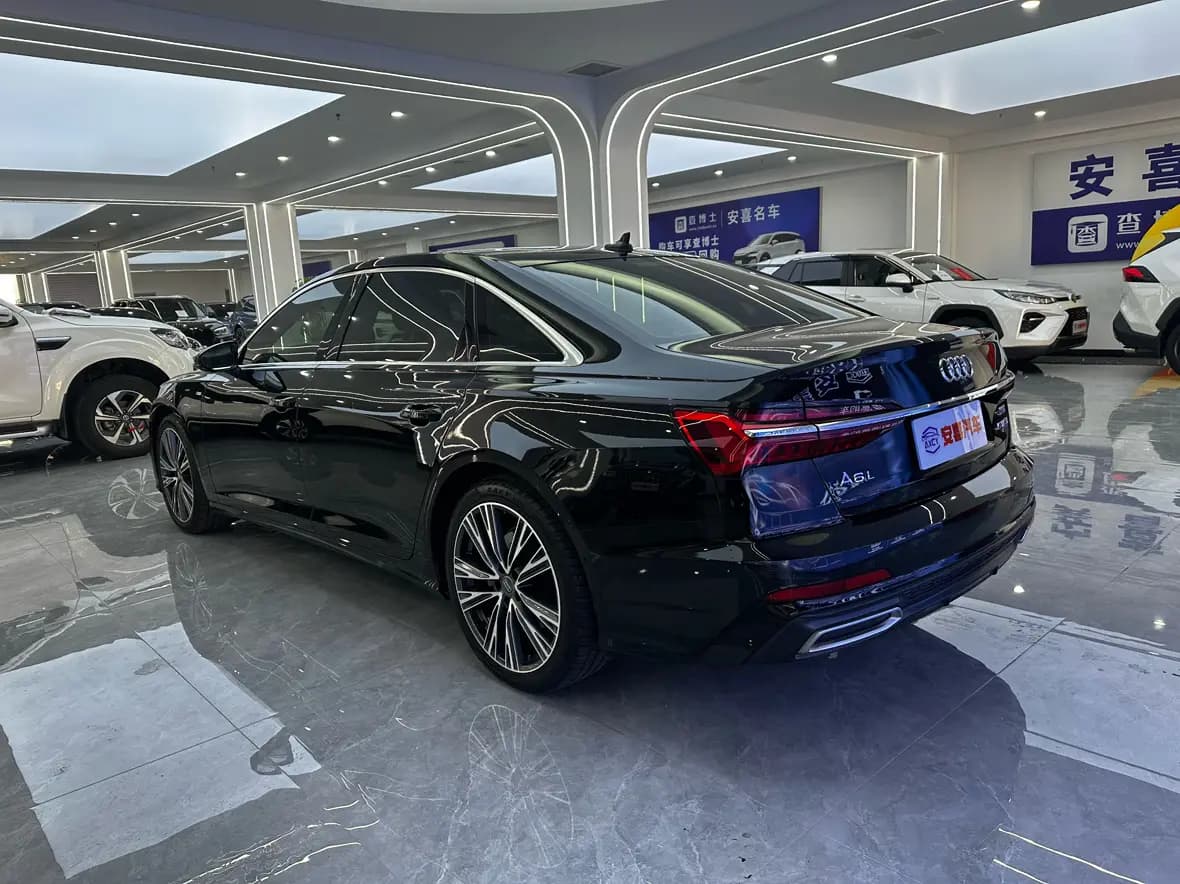 Audi A6L 2021 г. 96027 км. — фото 4