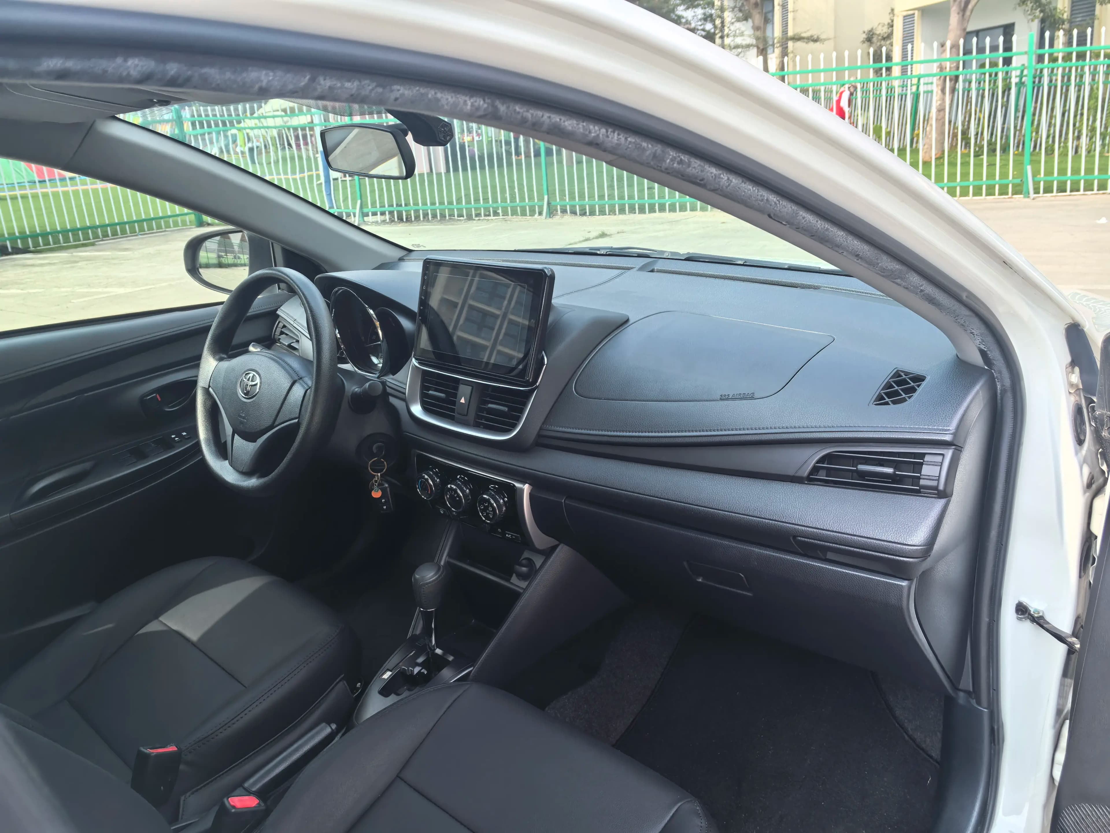 Toyota YARiS L Enjoy 2021 г. 40002 км. — фото 18