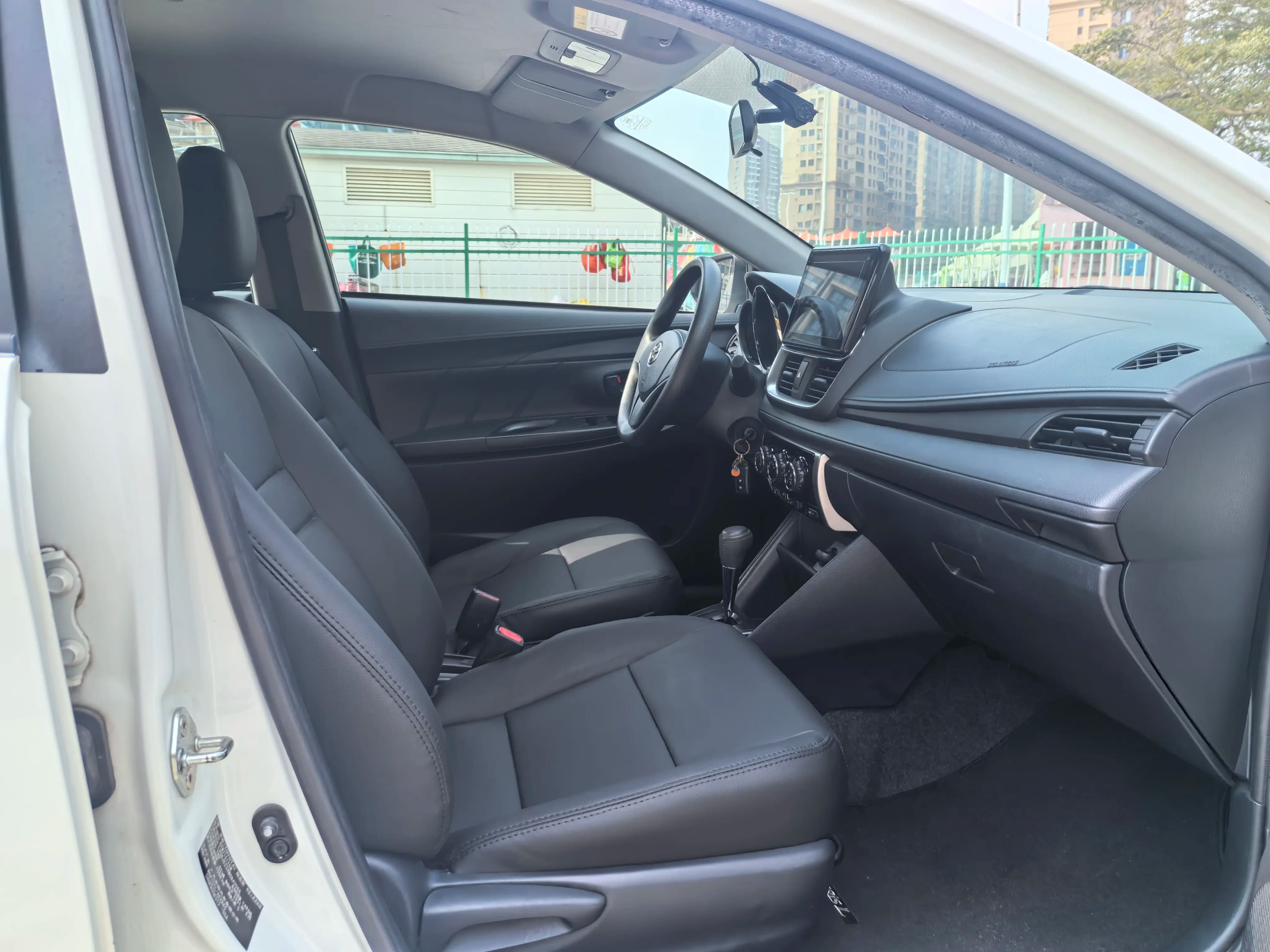 Toyota YARiS L Enjoy 2021 г. 40002 км. — фото 21