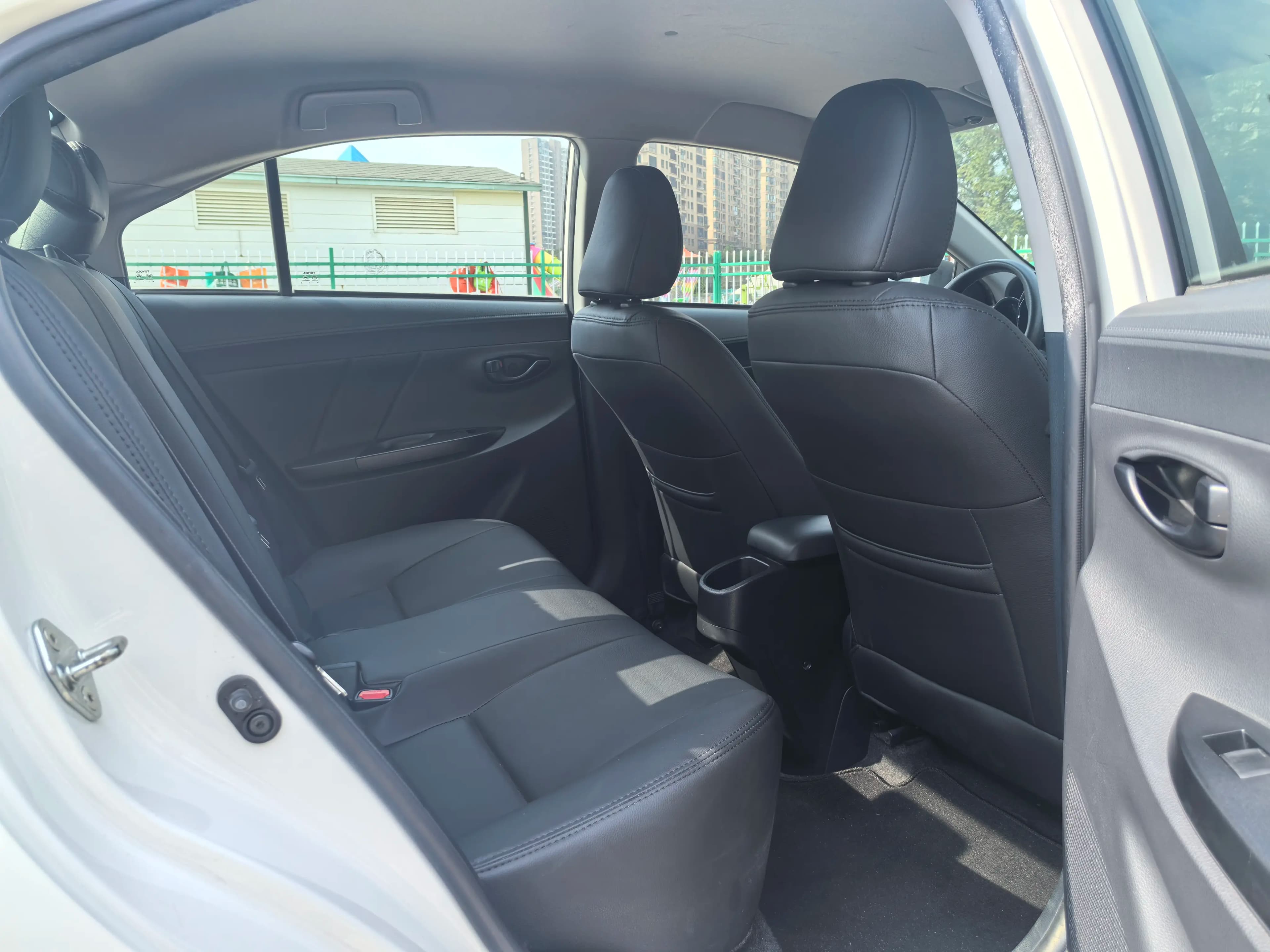 Toyota YARiS L Enjoy 2021 г. 40002 км. — фото 22