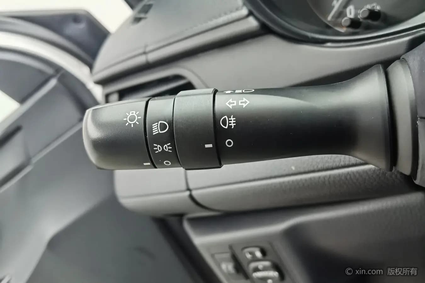 Toyota Yaris L 2021 г. 28104 км. — фото 12