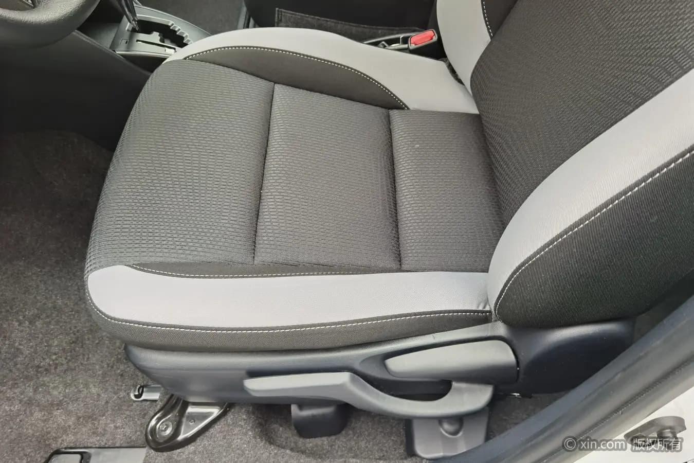 Toyota Yaris L 2021 г. 28104 км. — фото 14