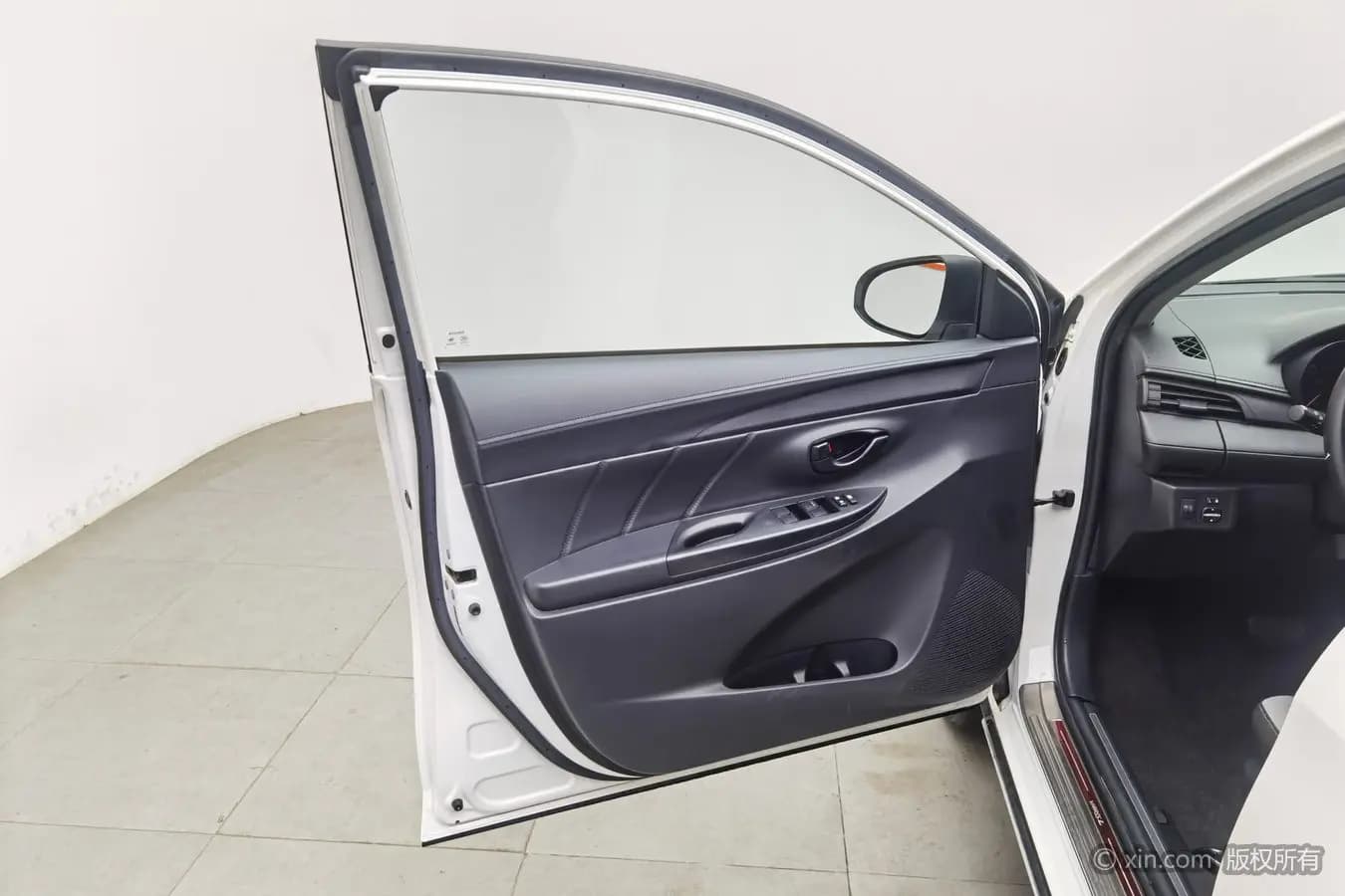 Toyota Yaris L 2021 г. 28104 км. — фото 18