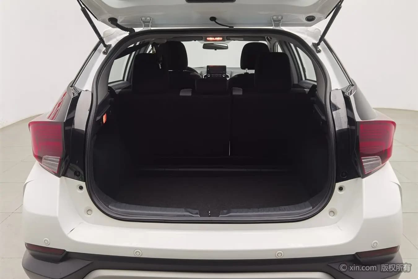 Toyota Yaris L 2021 г. 28104 км. — фото 20