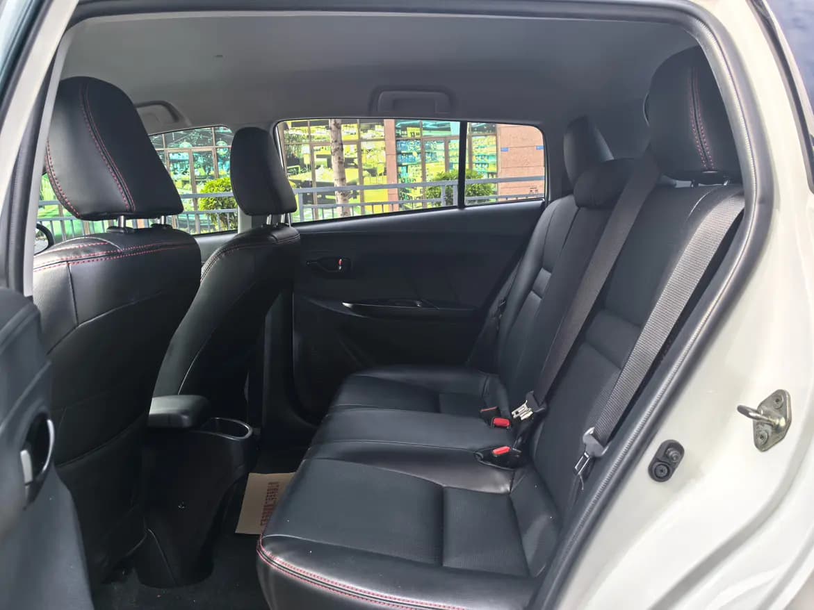 Toyota Yaris L 2022 г. 27006 км. — фото 11