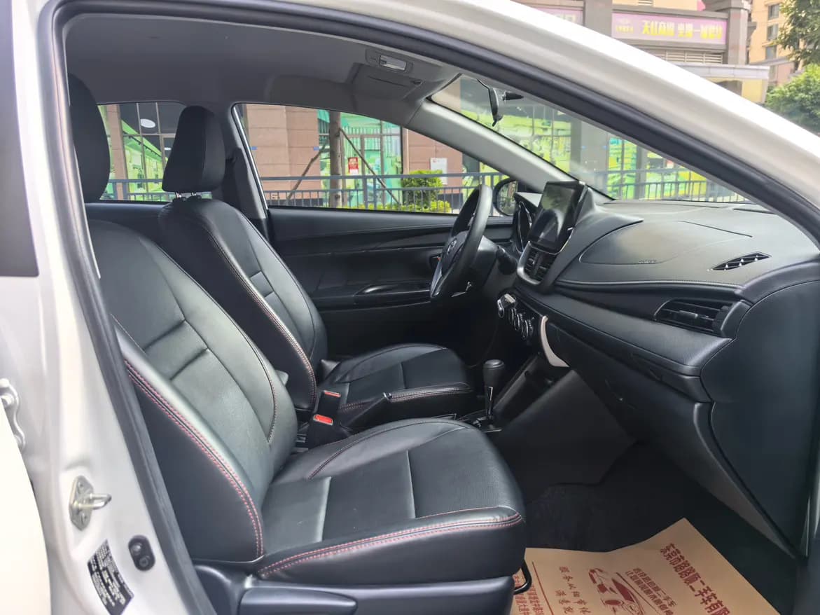 Toyota Yaris L 2022 г. 27006 км. — фото 12