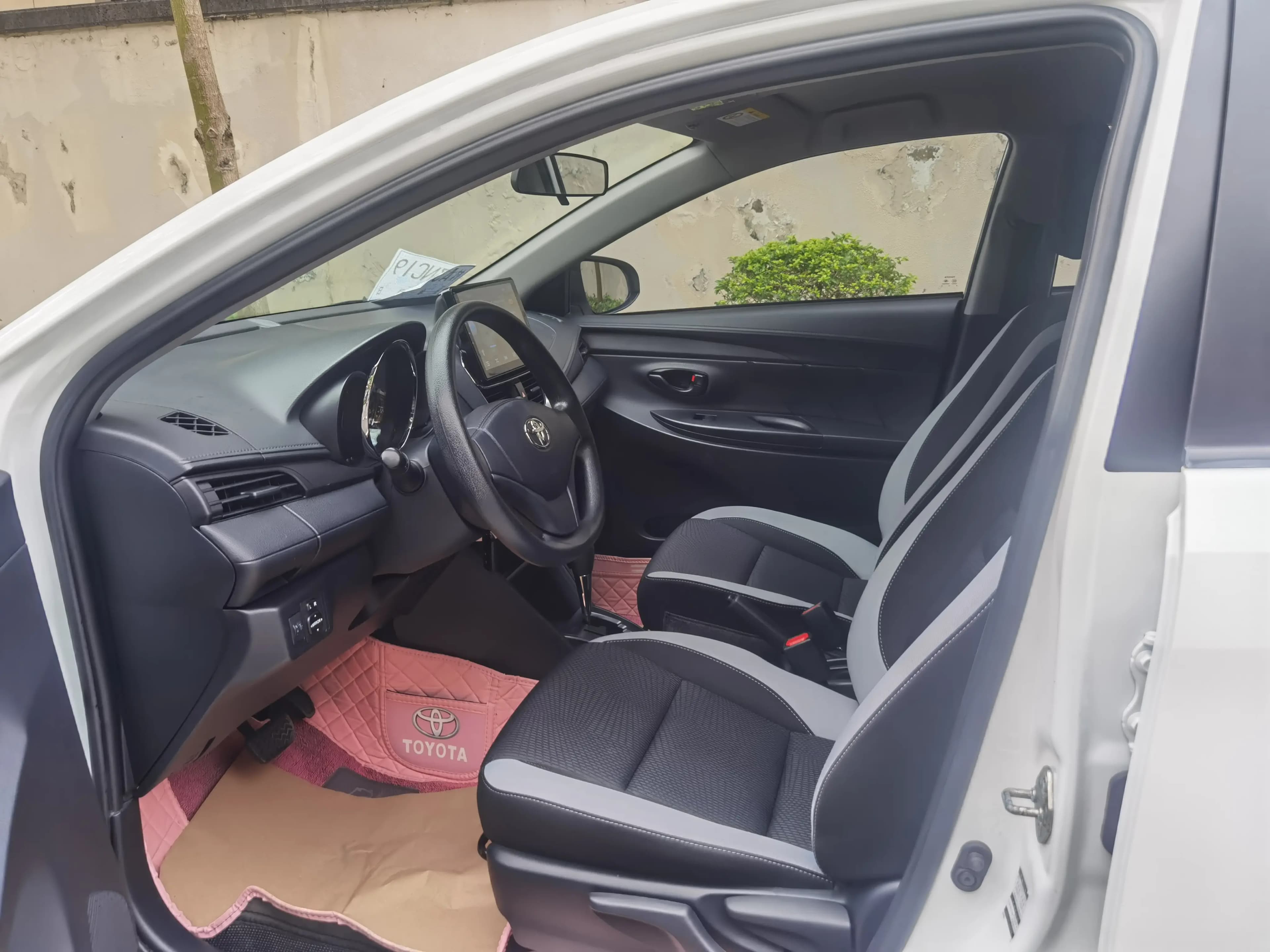 Toyota Yaris L 2021 г. 53007 км. — фото 6