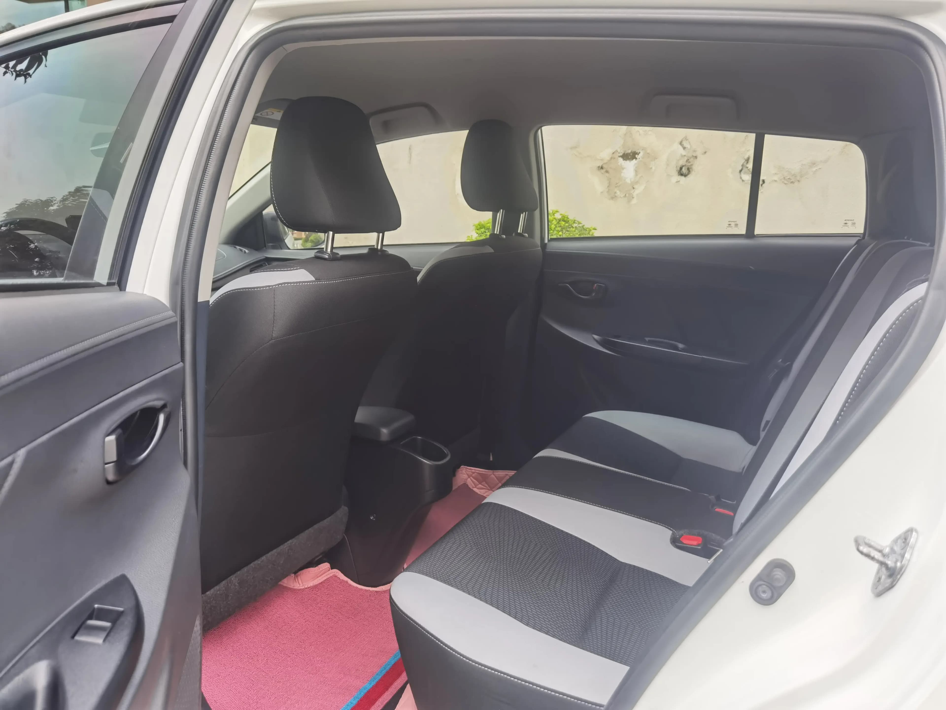 Toyota Yaris L 2021 г. 53007 км. — фото 7