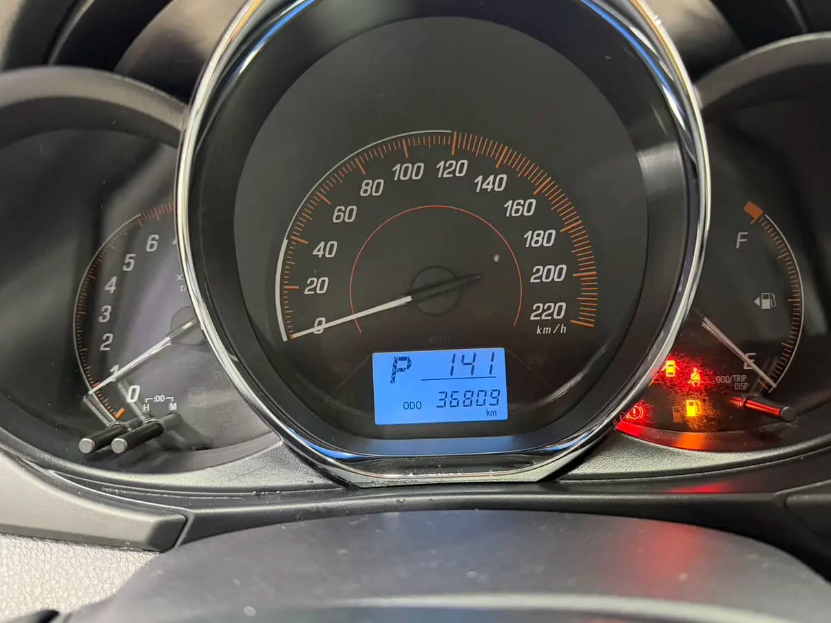 Toyota Yaris L 2021 г. 36132 км. — фото 8