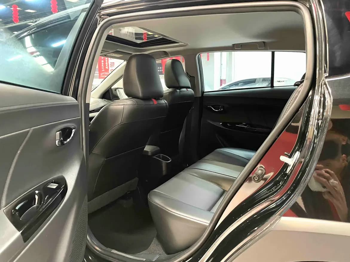 Toyota Yaris L 2022 г. 33235 км. — фото 9