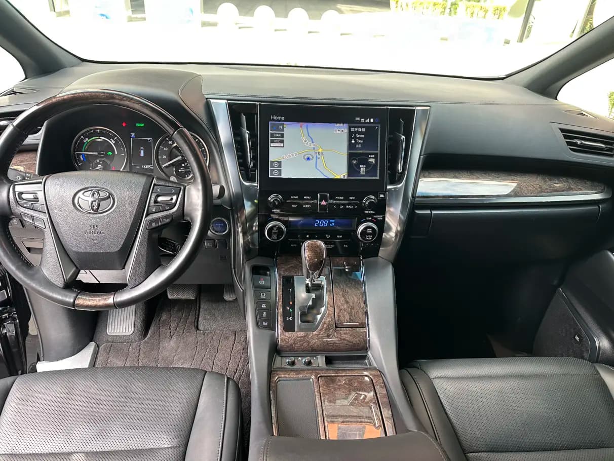 Toyota Alphard 2023 г. 51127 км. — фото 6
