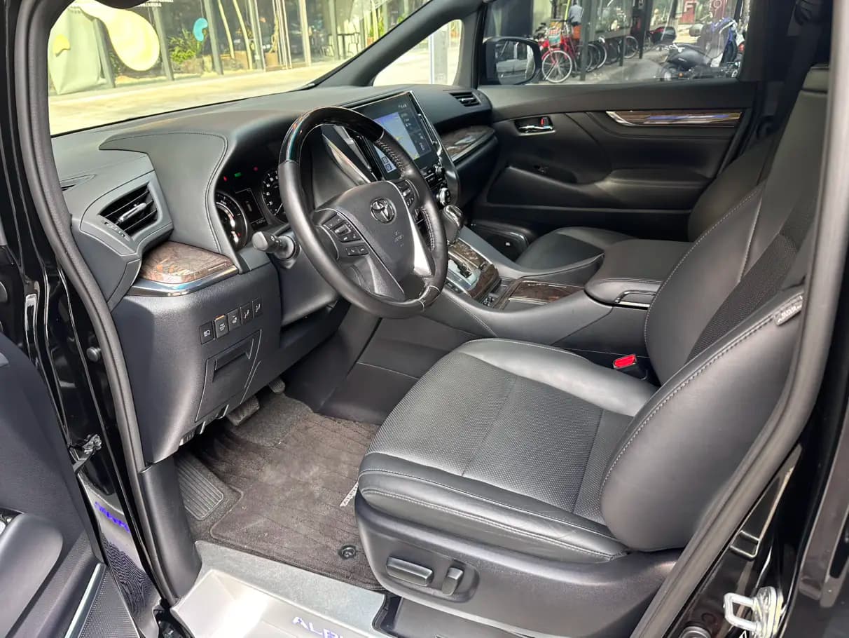 Toyota Alphard 2023 г. 51127 км. — фото 8