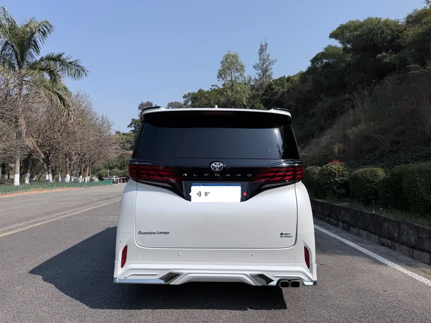 Toyota Alphard 2023 г. 39128 км. — фото 4