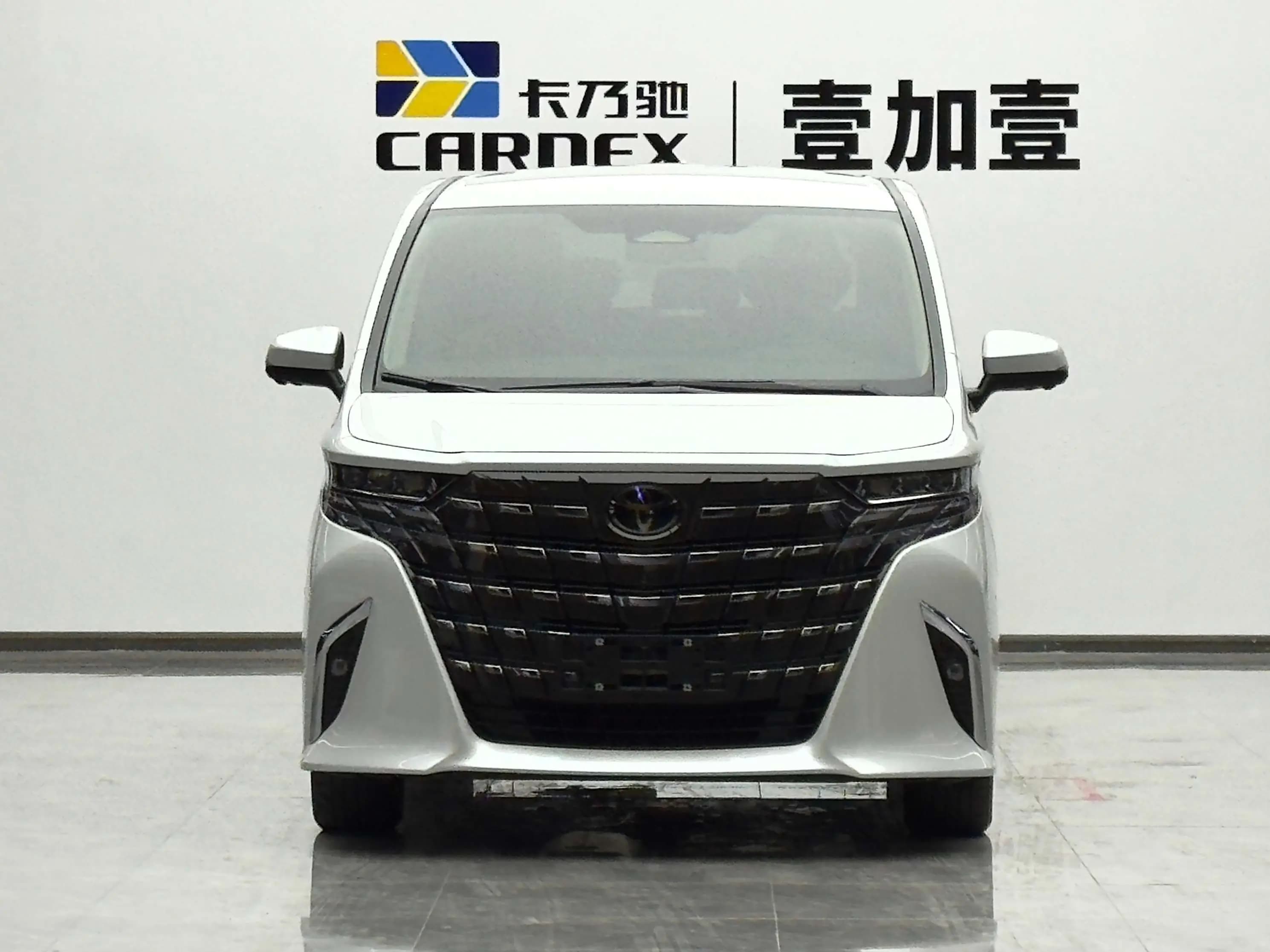 Toyota Alphard 2024 г. 24829 км. — фото 2
