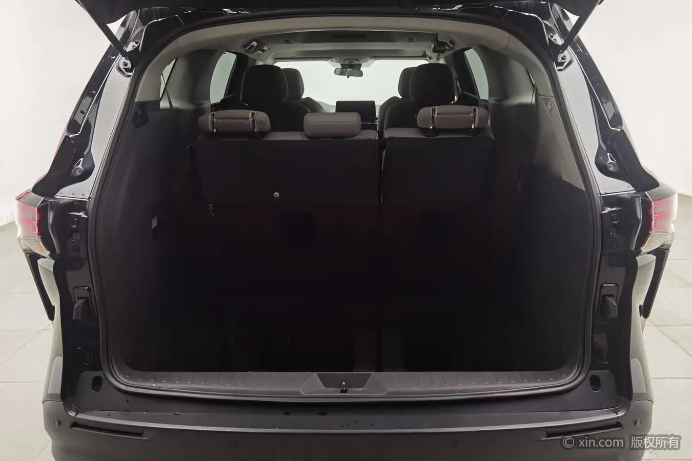 Toyota Sienna 2022 г. 89731 км. — фото 18