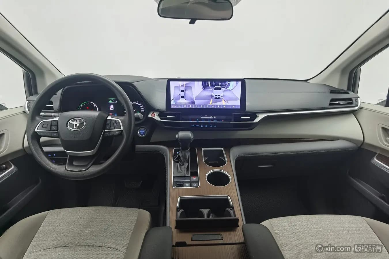 Toyota Sienna 2022 г. 89731 км. — фото 6