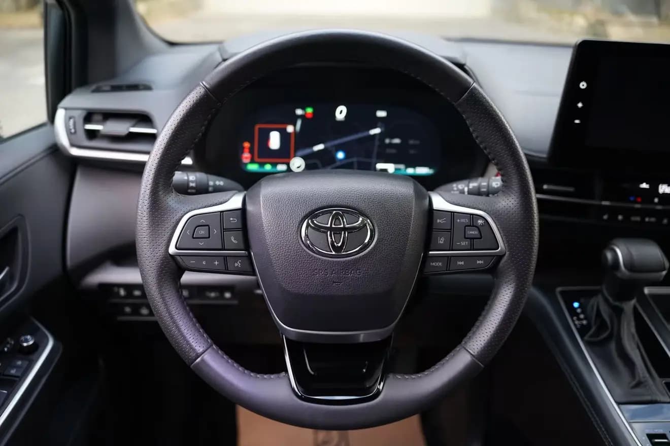 Toyota Sienna 2024 г. 22532 км. — фото 13