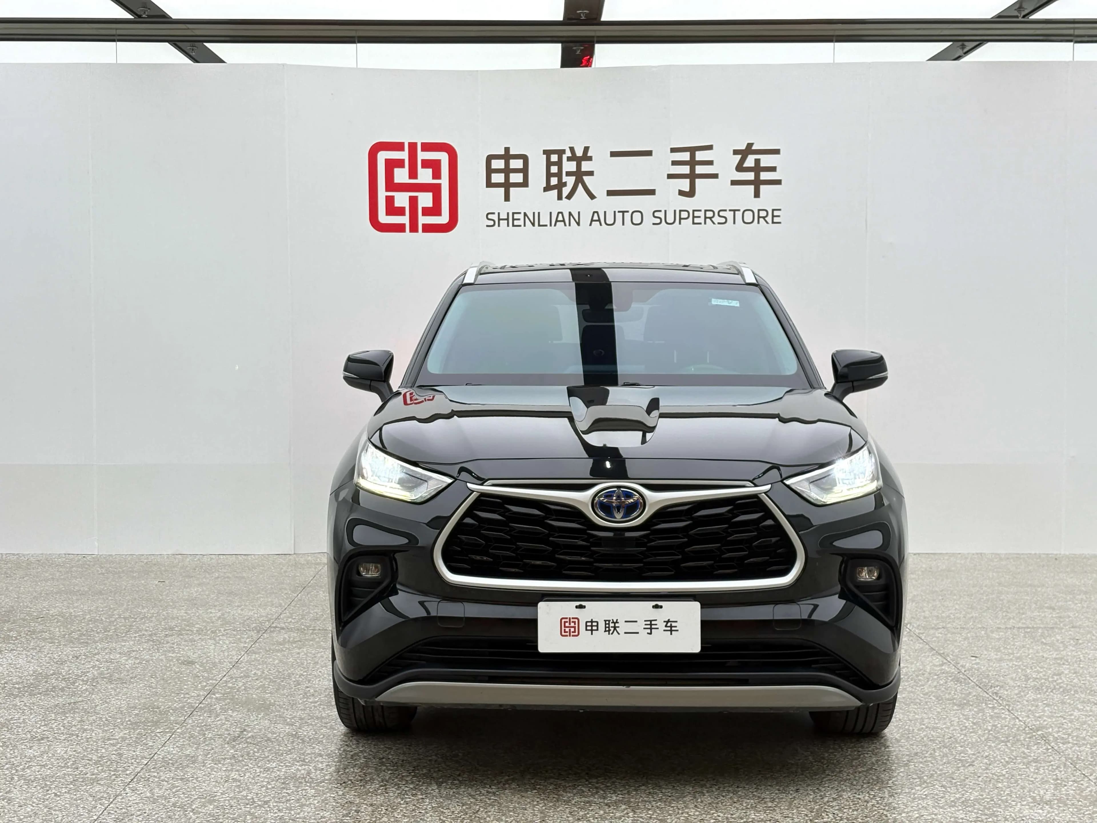 Toyota Highlander 2023 г. 190593 км. — фото 2