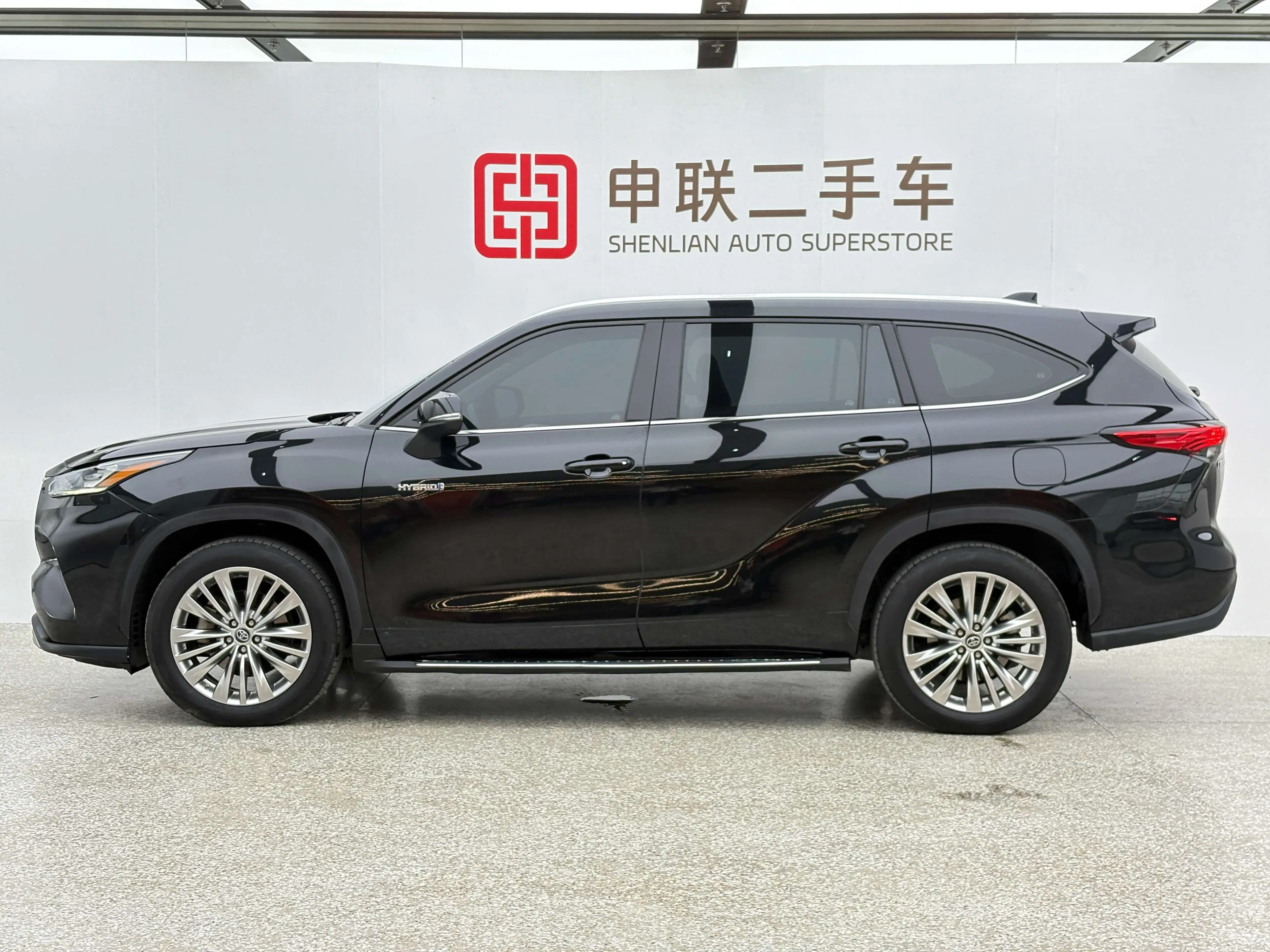Toyota Highlander 2023 г. 190593 км. — фото 3