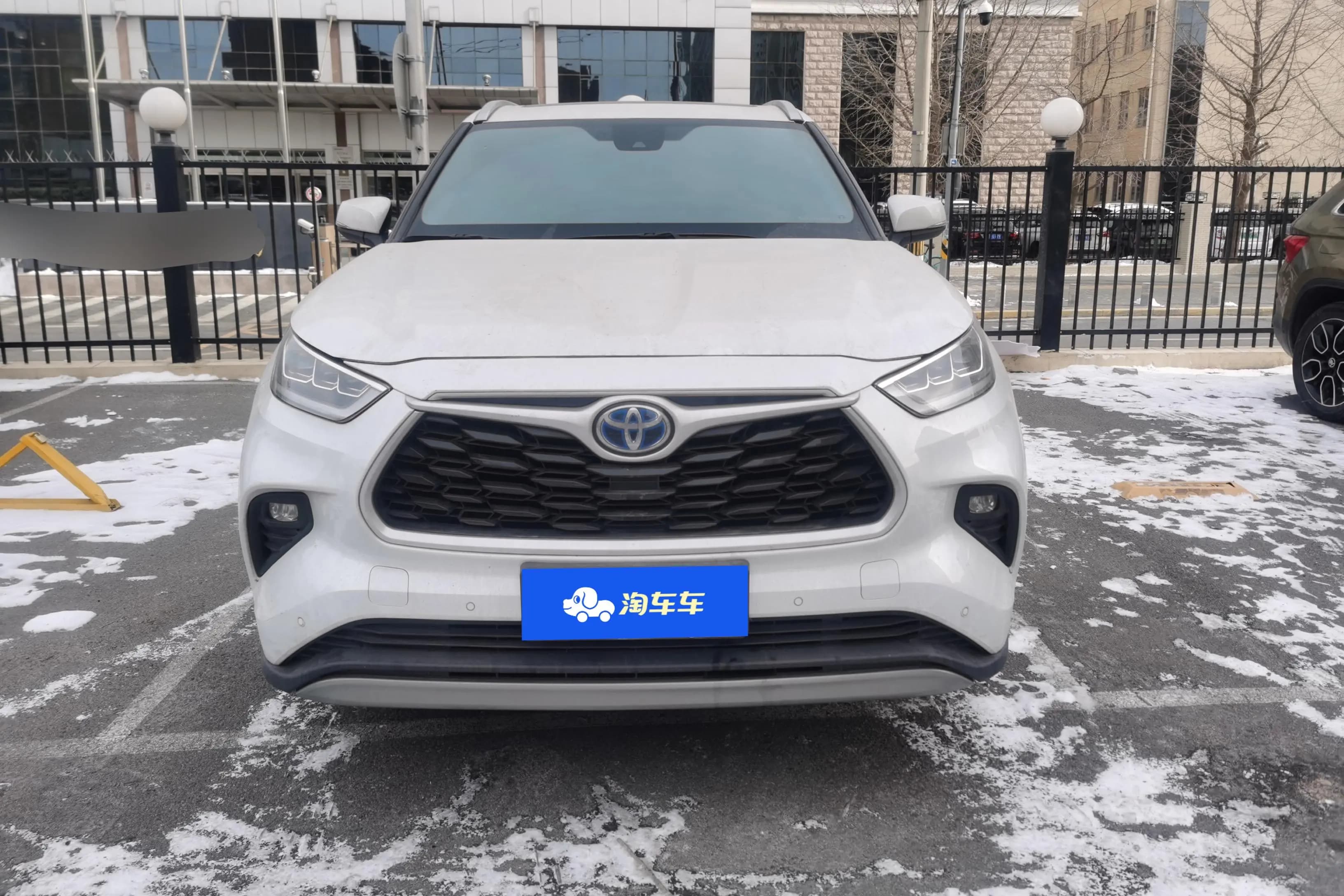 Toyota Highlander 2023 г. 53296 км. — фото 2
