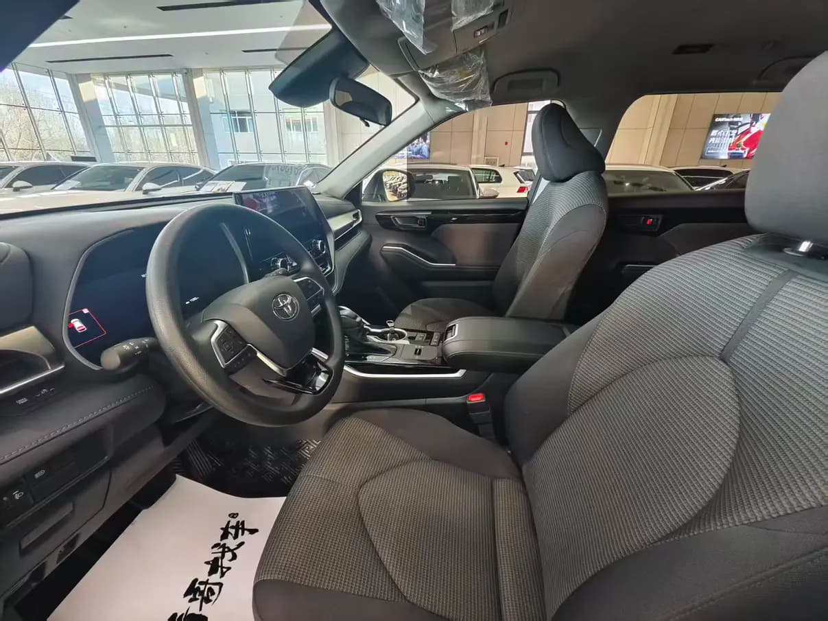 Toyota Highlander 2024 г. 11097 км. — фото 5