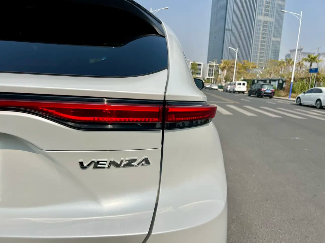 Toyota Venza 2022 г. 50062 км. — фото 7