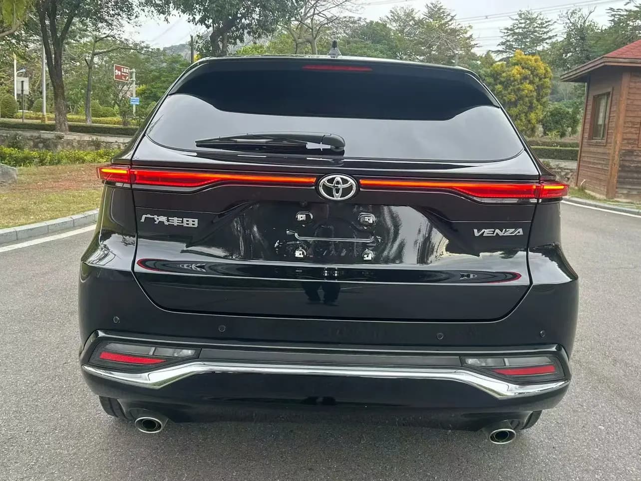 Toyota Venza 2025 г. 5065 км. — фото 4