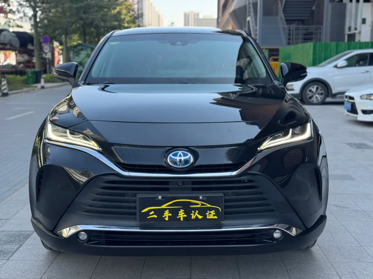 Toyota Harrier 2022 г. 52011 км. — фото 2