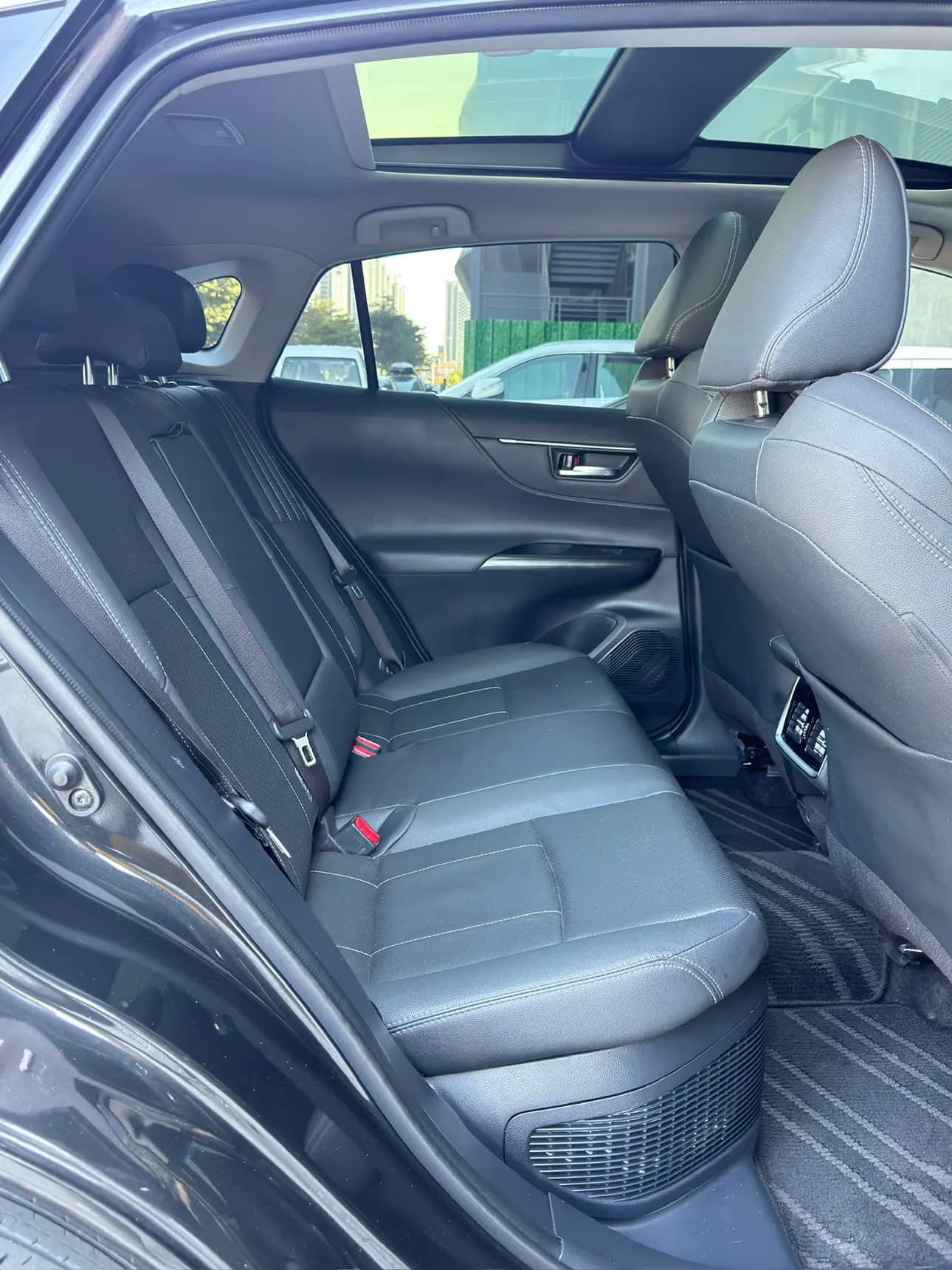 Toyota Harrier 2022 г. 52011 км. — фото 12