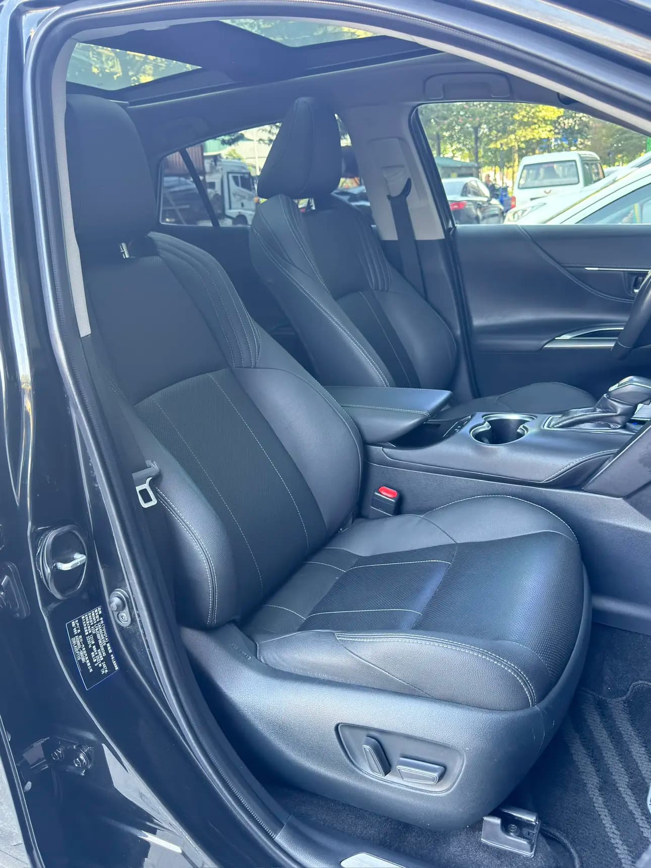 Toyota Harrier 2022 г. 52011 км. — фото 26